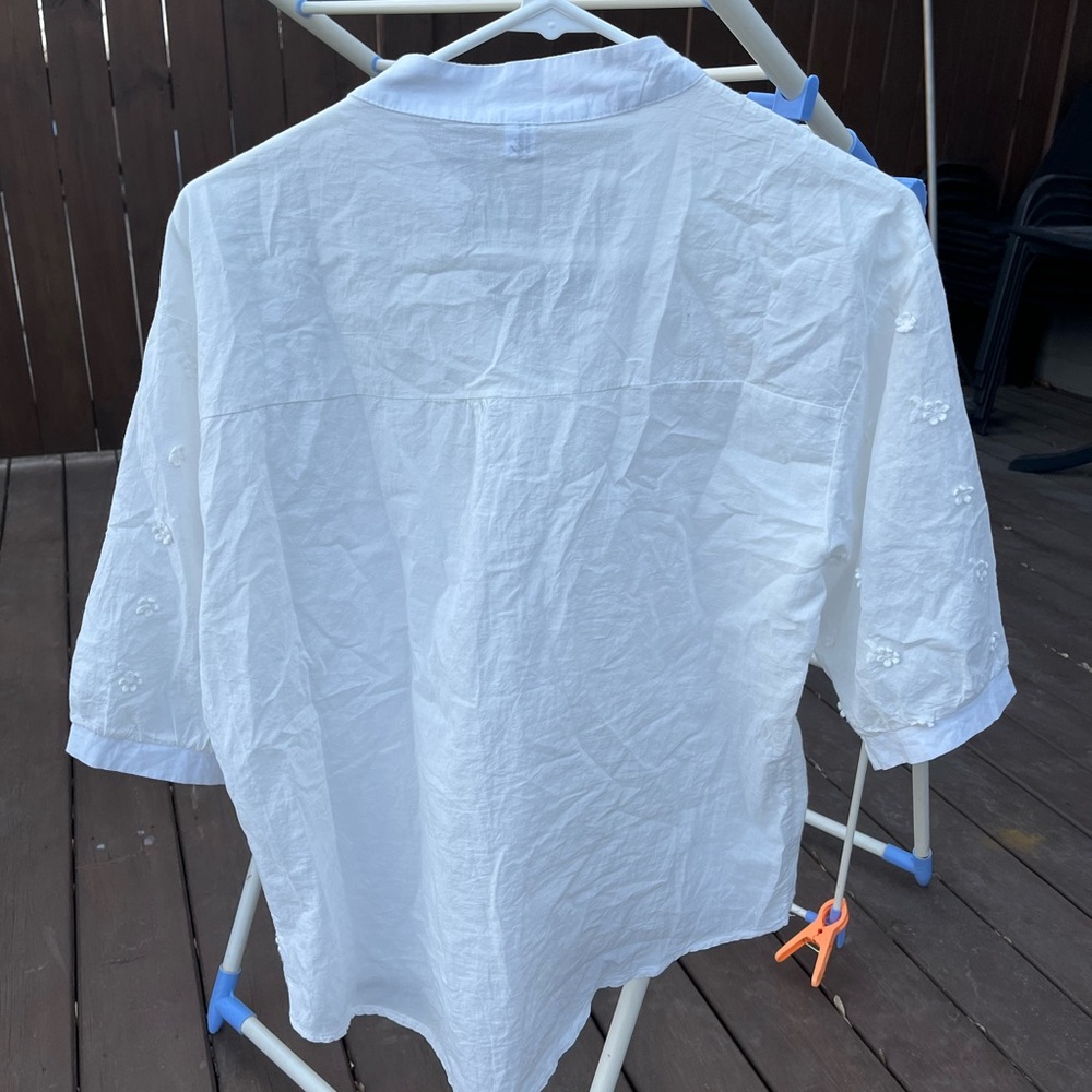 Fashion Classic - White Eyelet cotton floral boho Shirt. Women's small - medium - Picture 9 of 9